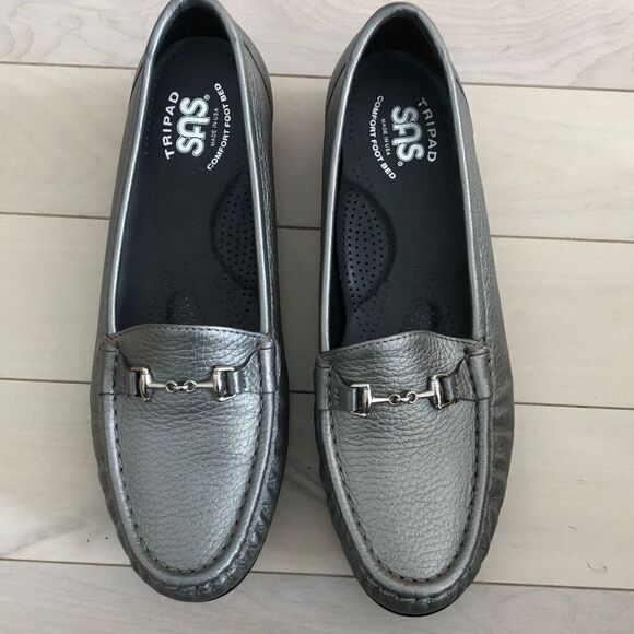 NOTE: No Size seen in photos SAS Metro Pewter Women's Classic Moccasin Loafer si - Picture 1 of 4